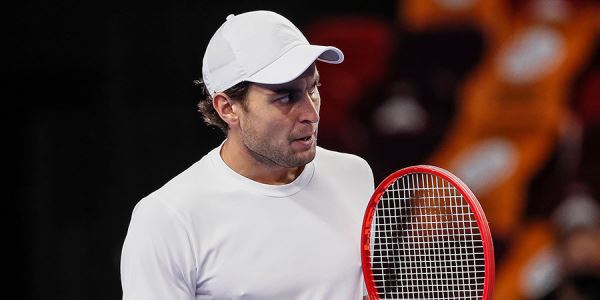 Карацев вышел в третий круг турнира ATP в Сиднее, победив Кецмановича