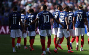 smozhet-li-mbappe-dognat-messi-za-kem-sledit-vo-vtoroj-den-plej-off-chm-9546926.jpg