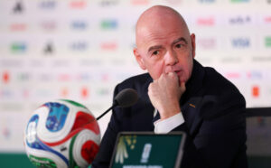 infantino-osudil-rasistskie-oskorblenija-senatora-paragvaja-v-adres-mbappe-1f19720.jpg